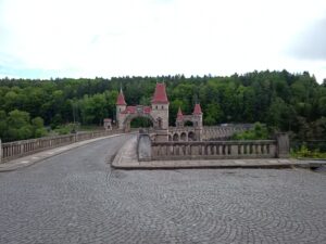 Přehrada Les Království
