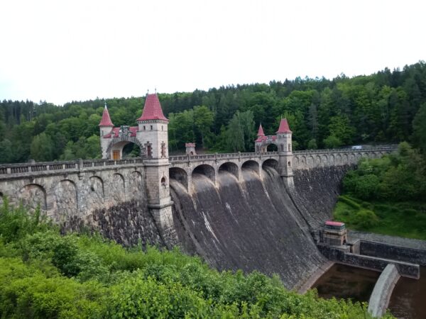 Přehrada Les Království