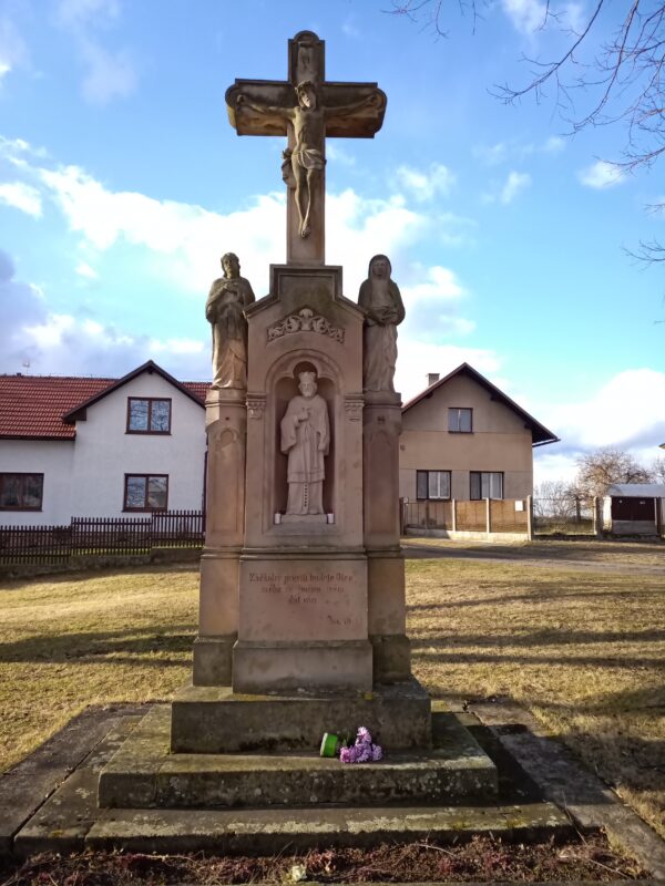 Kamenný kříž